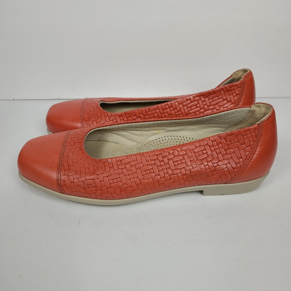 SAS MAUI Leathe Slip On Flats Melon Coral Basket Weave TriPad Comfort Shoes 9 - Picture 2 of 14